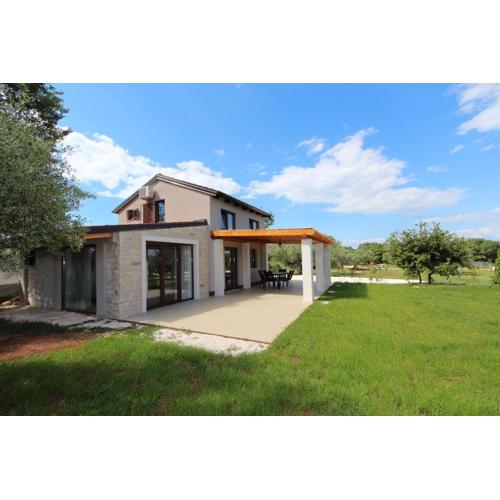 Holiday House Cuvi
