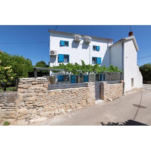 Holiday House Domen