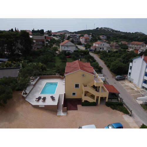 Holiday house in Pakoštane with sea view, terrace, air conditioning, Wi-Fi (4852-1)