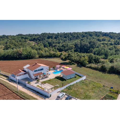 Holiday house in rural Istria with pool and hydromassage
