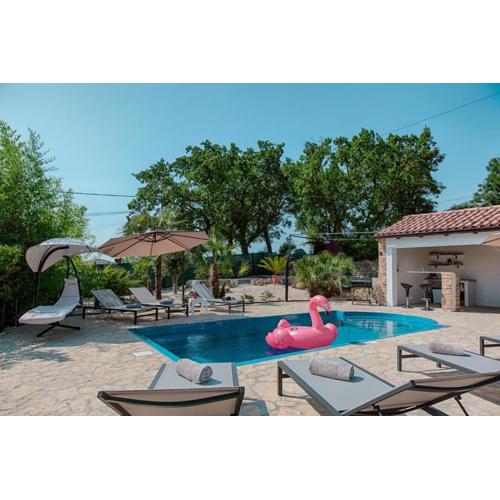 Holiday House Jolly with Private Pool