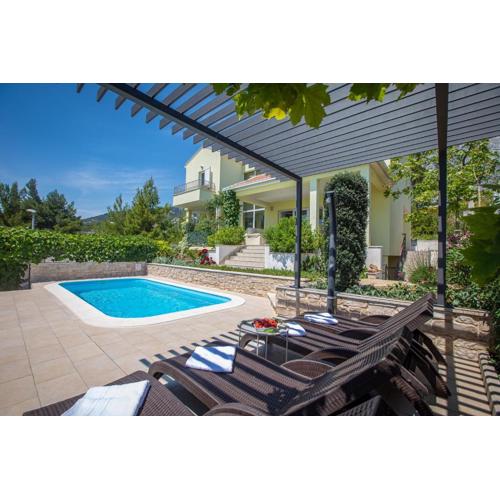 Holiday house Luna in Makarska with private pool