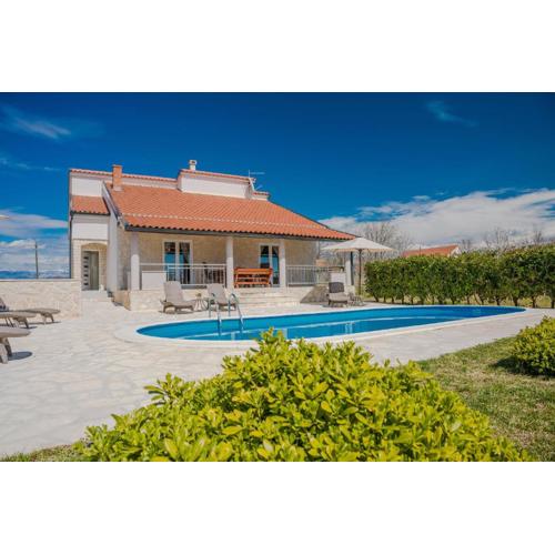 Holiday House Paula