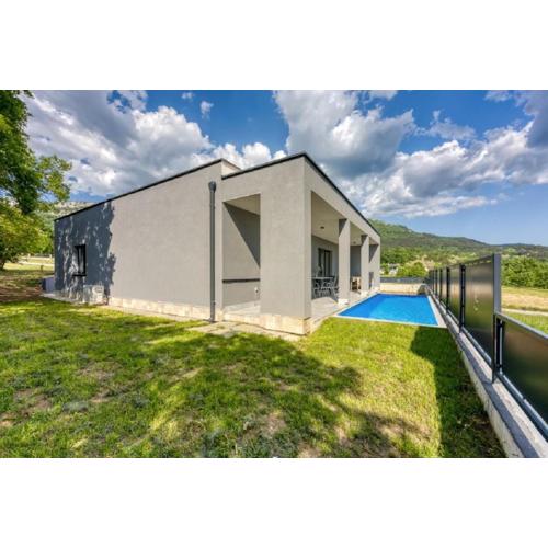 Holiday House Rhapsody