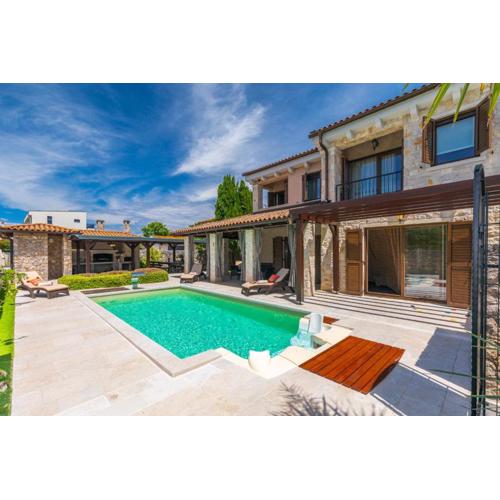 Holiday house SEASCAPE I with private pool and spacious garden