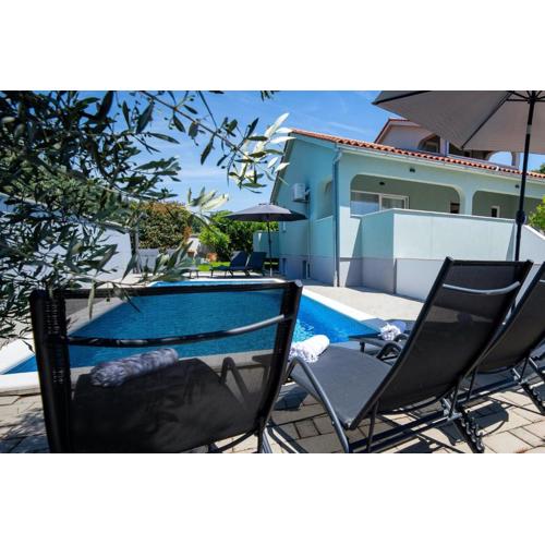 Holiday house VANESSA with Pool near Pula