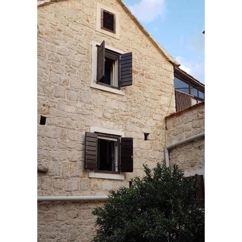 Holiday house with a parking space Donje Selo, Solta - 22049
