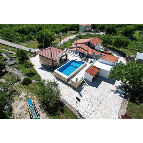 Holiday house with a swimming pool Kotlenice, Zagora - 22219