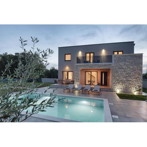 Holiday house with a swimming pool Loborika, Pula - 22776