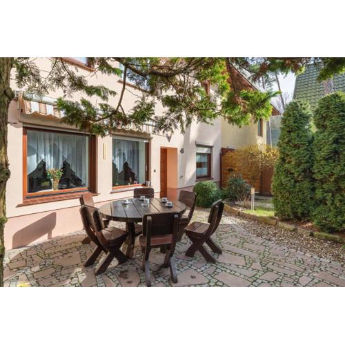 Holiday House \