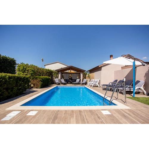 Holliday Home Lopac