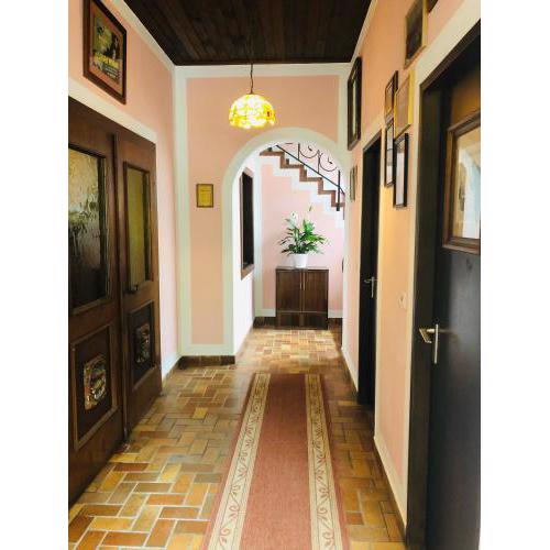 Holmes Café & Pension