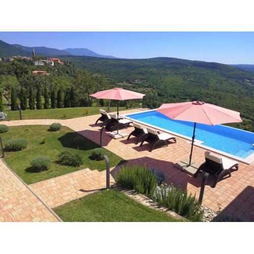 Home Andrea with infinity salty pool