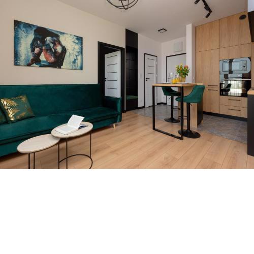 Home Factory Estate Praga Kotsisa by Noclegi Renters