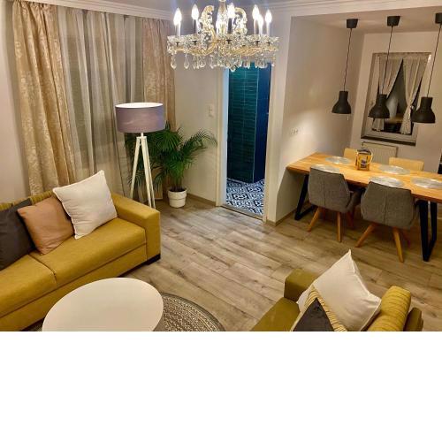 Home Sweet Apartment XL