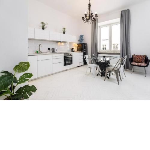 Honeydew Apartment City Center