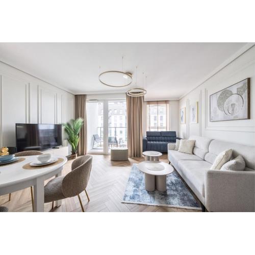 Horizon - 170 Deluxe by Grand Apartments