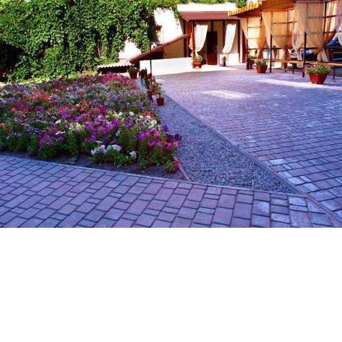 Hotel 12