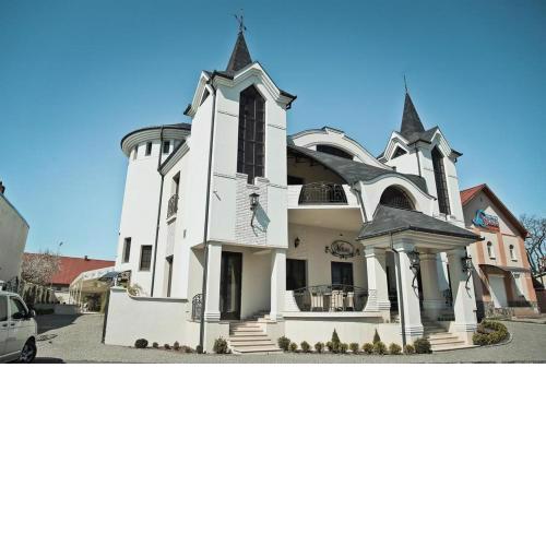Hotel and Restaurant Velure