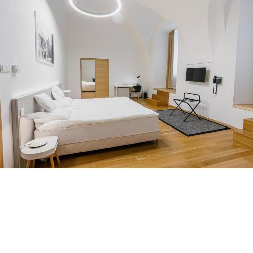 Hotel Benedict