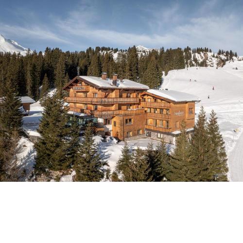 Hotel Burgwald - Ski In & Ski Out