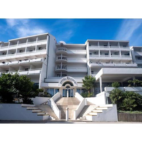 Hotel Issa