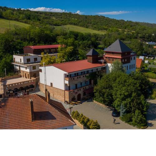 Hotel Kaskáda Kurdějov - Bed and Breakfast