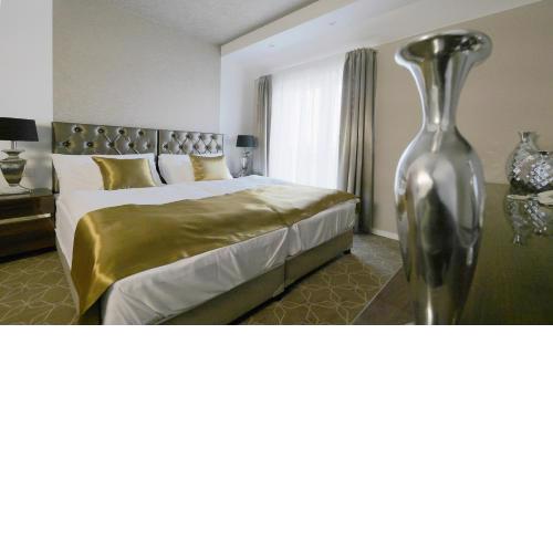 Hotel Merops Mészáros
