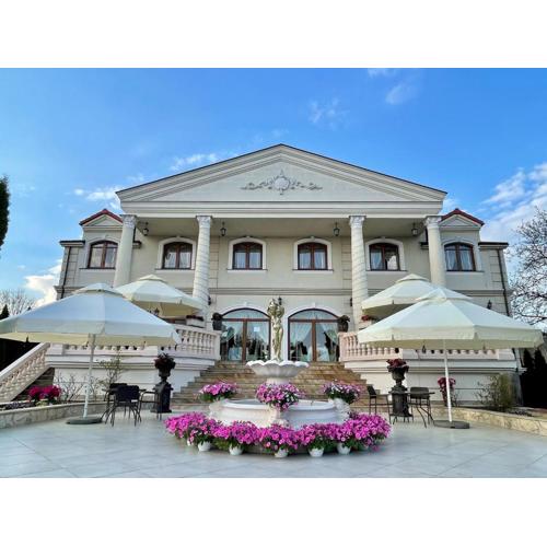 Hotel Pałac Akropol