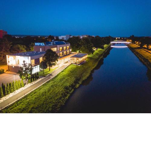 Hotel River