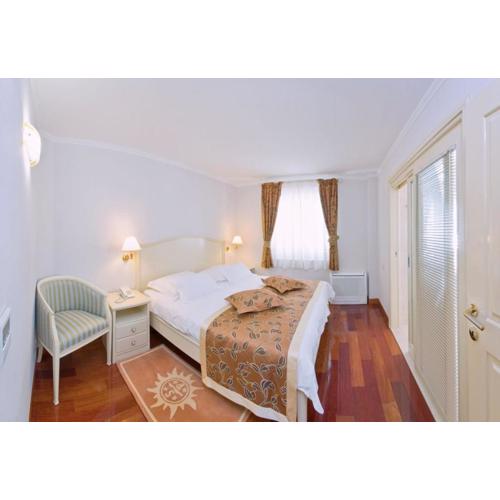 Hotel Sunceva Postelja Brela - Luxury Apartment with Balcony and Panoramic View