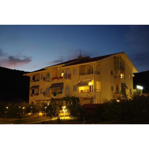 Hotel Zlatni Lav