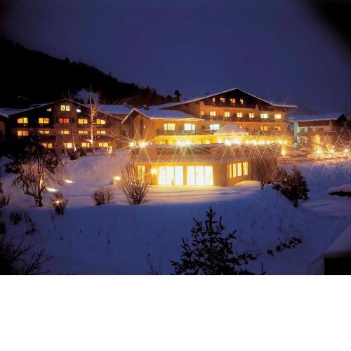 Hotel Zum Stern - Skibus direkt vor dem Hotel, Bergbahnen inklusive im Sommer 2025