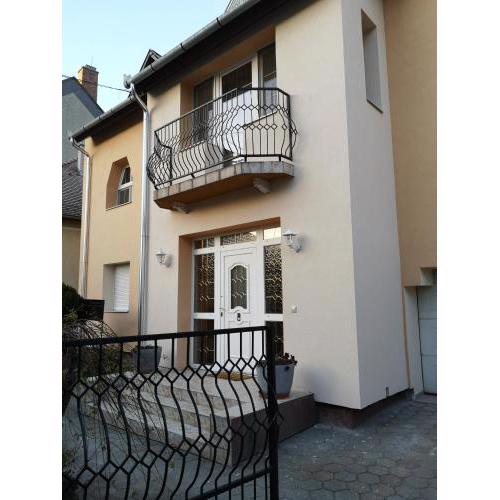 Hotello Apartmanház és Panzió