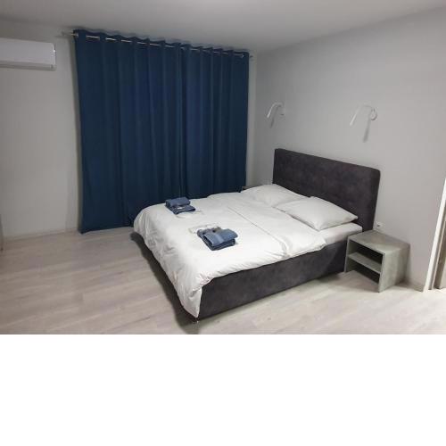 HotelRoom 27