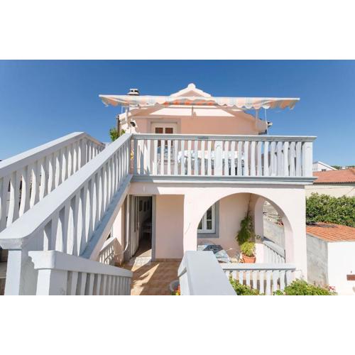 House Blue Island