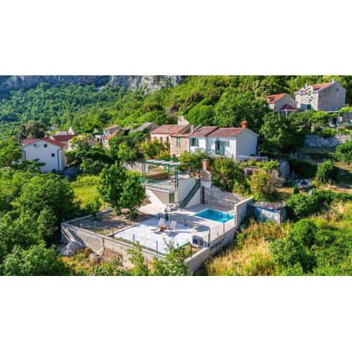 House Dida Mate - cozy house in nature with heated pool