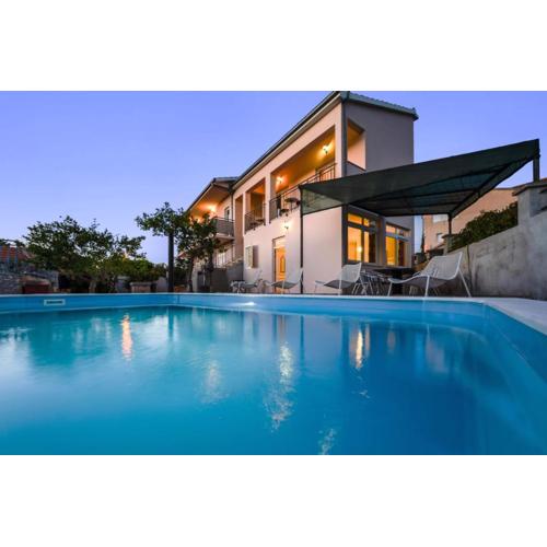 House Jakov