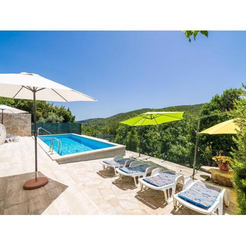 House Ko an-Four Bedroom Villa with Terrace and Swimming Pool