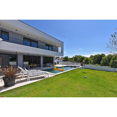 House Lina 2346