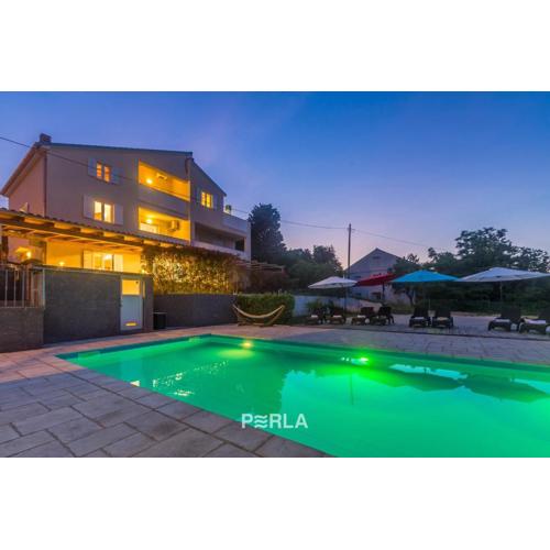 House MIRABELLE with Pool