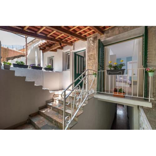 House POLUS