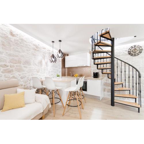 House RokaStone