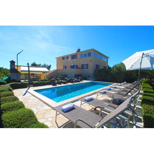 House Sisan 2209