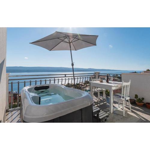 House Summer dream with jacuzzi