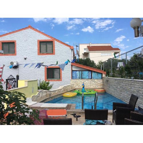 House with Pool in Tisno