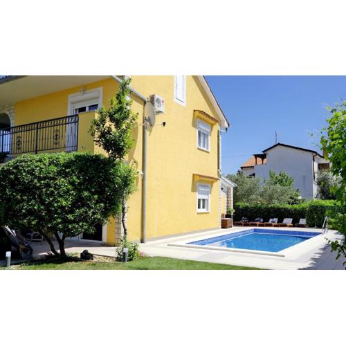 House Yellow