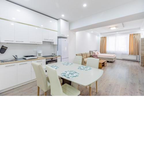 House4us.Central Budapest.Luxury Apartment. Deák Ferenc Ter