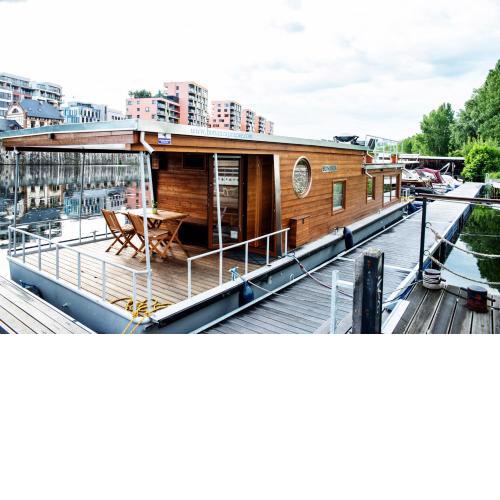 Houseboat Bonanza Prague