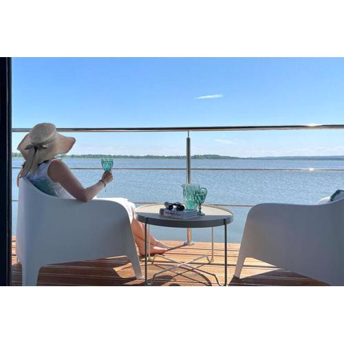Houseboat in azy near Baltic Sea & Lake Jamno